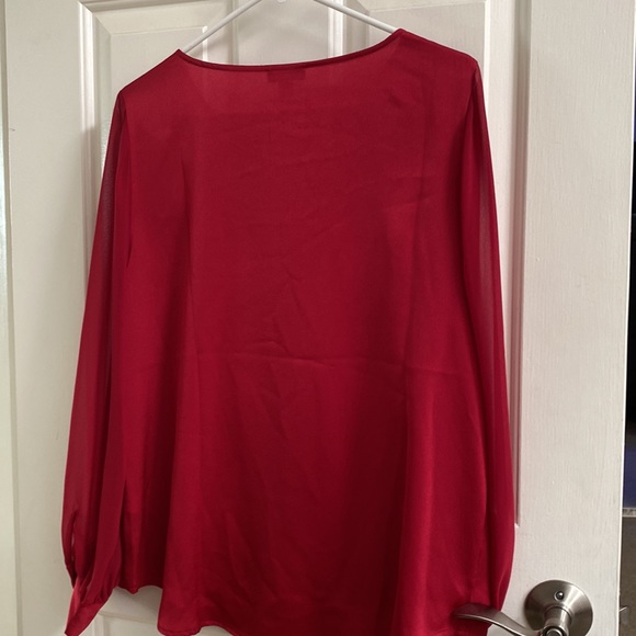 Vince Camuto red blouse with sheer accents size Medium. New with tags - Picture 5 of 6